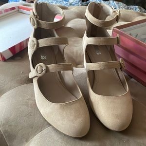 Women’s shoes